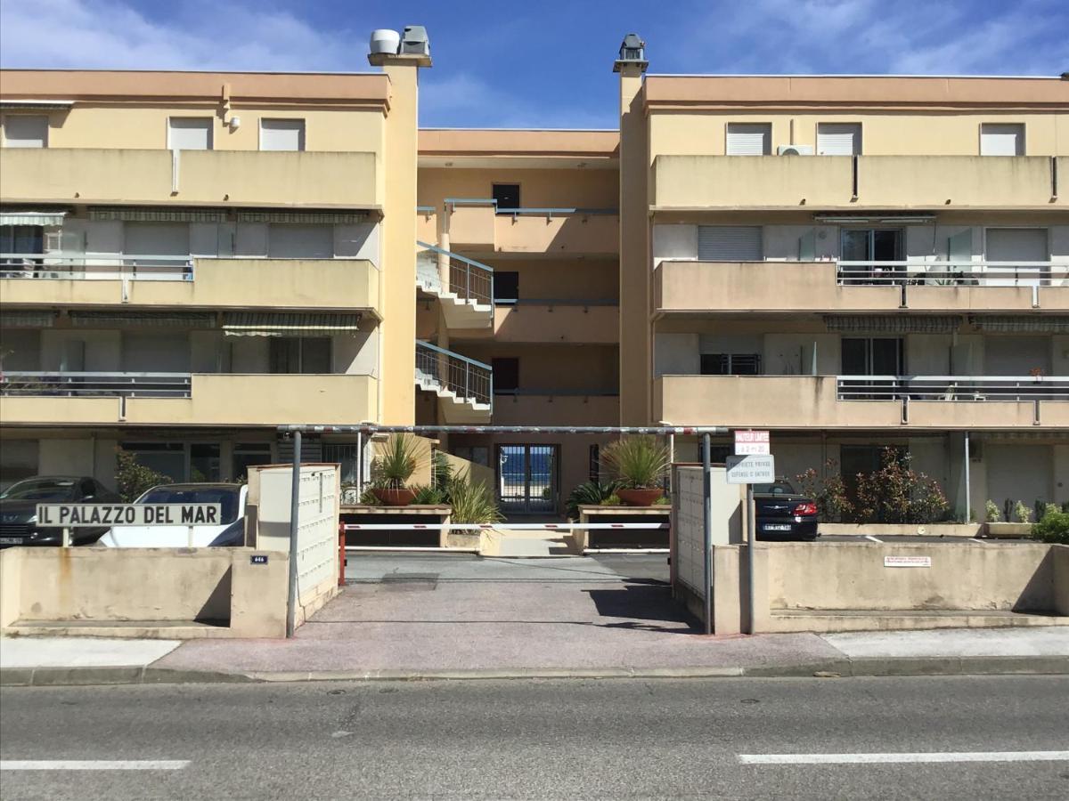 קבלייר-סור-מר Studio 207-Front De Mer Parking Prive מראה חיצוני תמונה